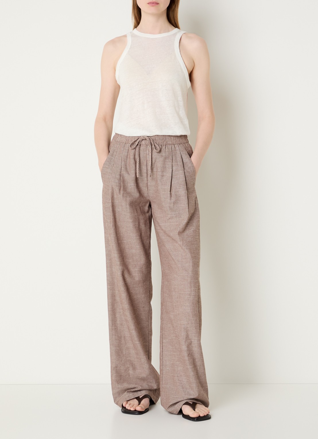 Co'Couture Jihocc high waist loose fit broek met streepprint - voorkant 2 lichtbruin