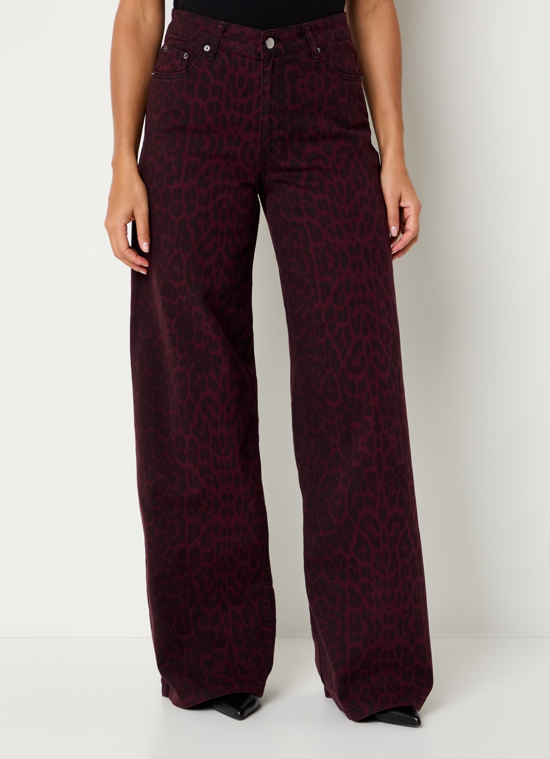 Co'Couture Leo high waist wide leg jeans met panterprint - detail bordeauxrood