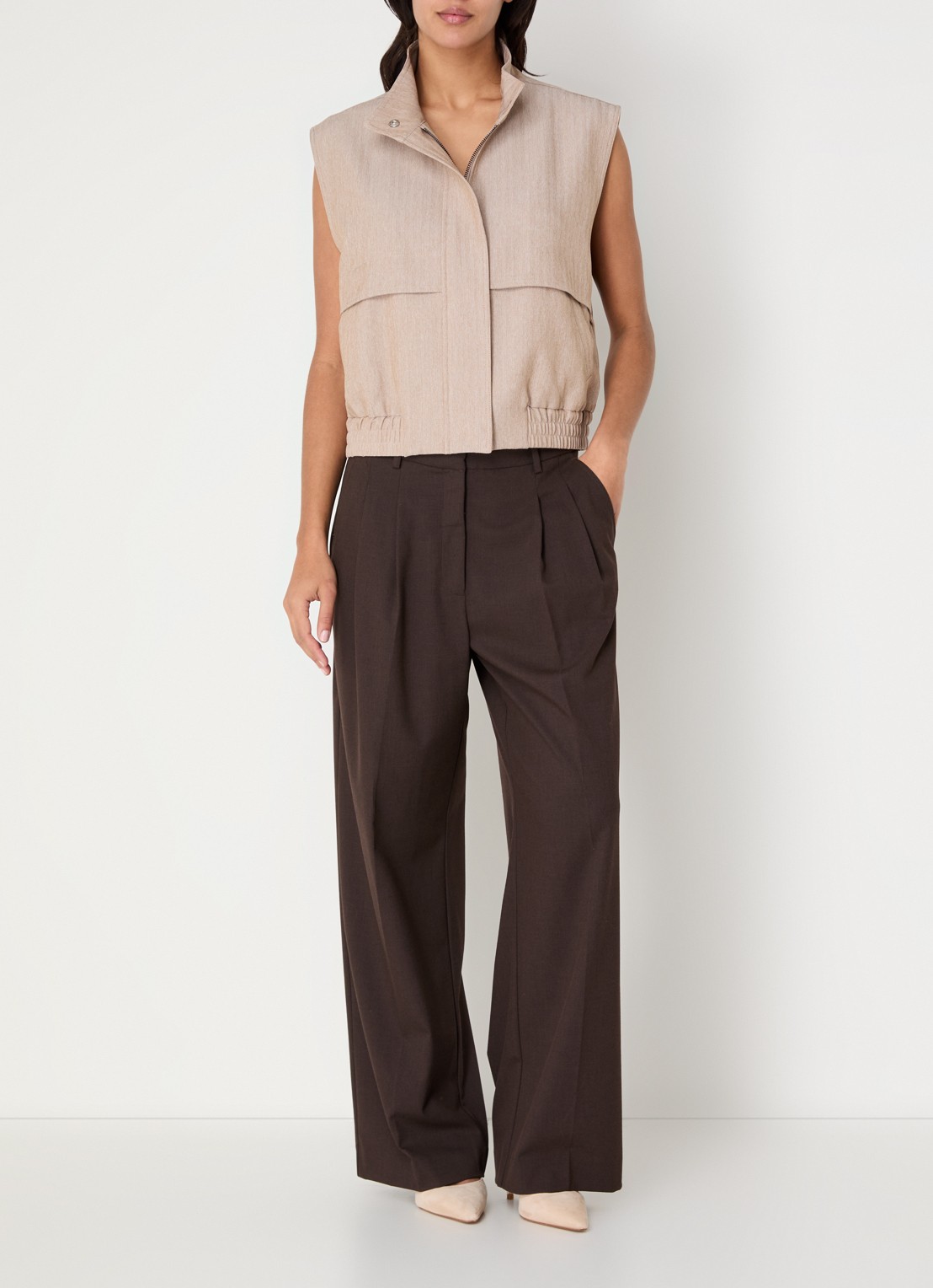 Co'Couture Marlo gilet met steekzakken  - voorkant 2 zand