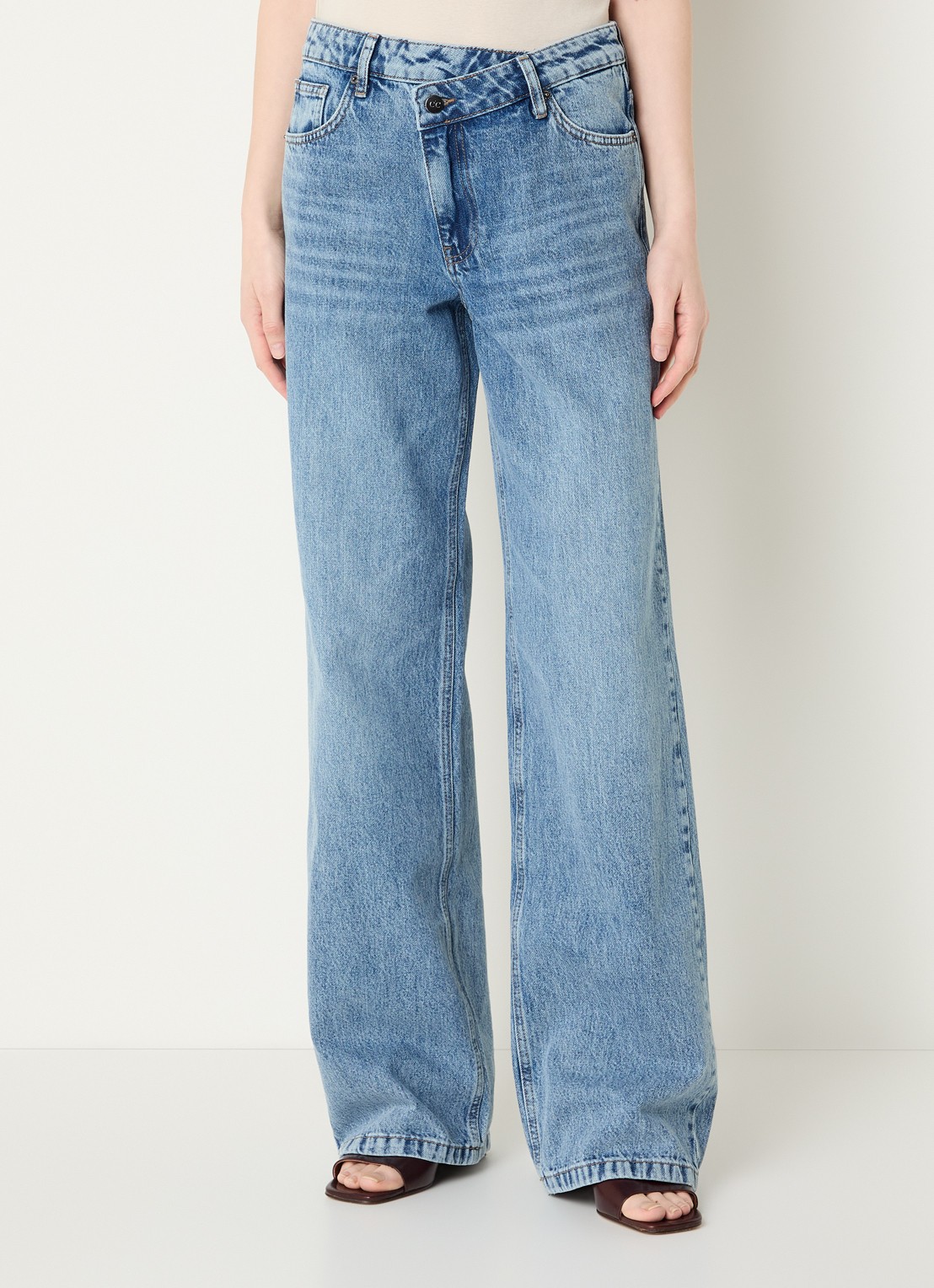 Co'Couture Mid waist flared jeans met medium wassing - detail indigo