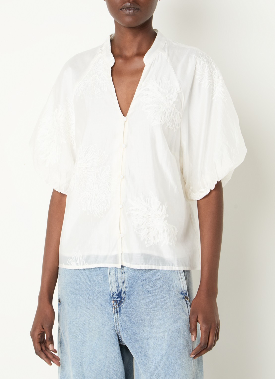 Co'Couture NeaCC blouse met ballonmouw en borduring - detail 4 wit
