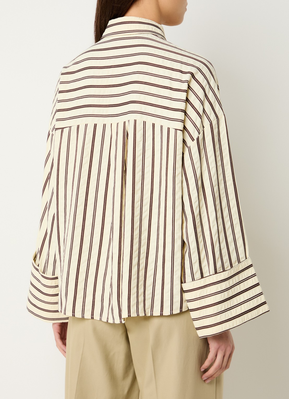 Co'Couture Oxana blouse met streepprint en trompetmouw - achterkant 3 lichtgeel