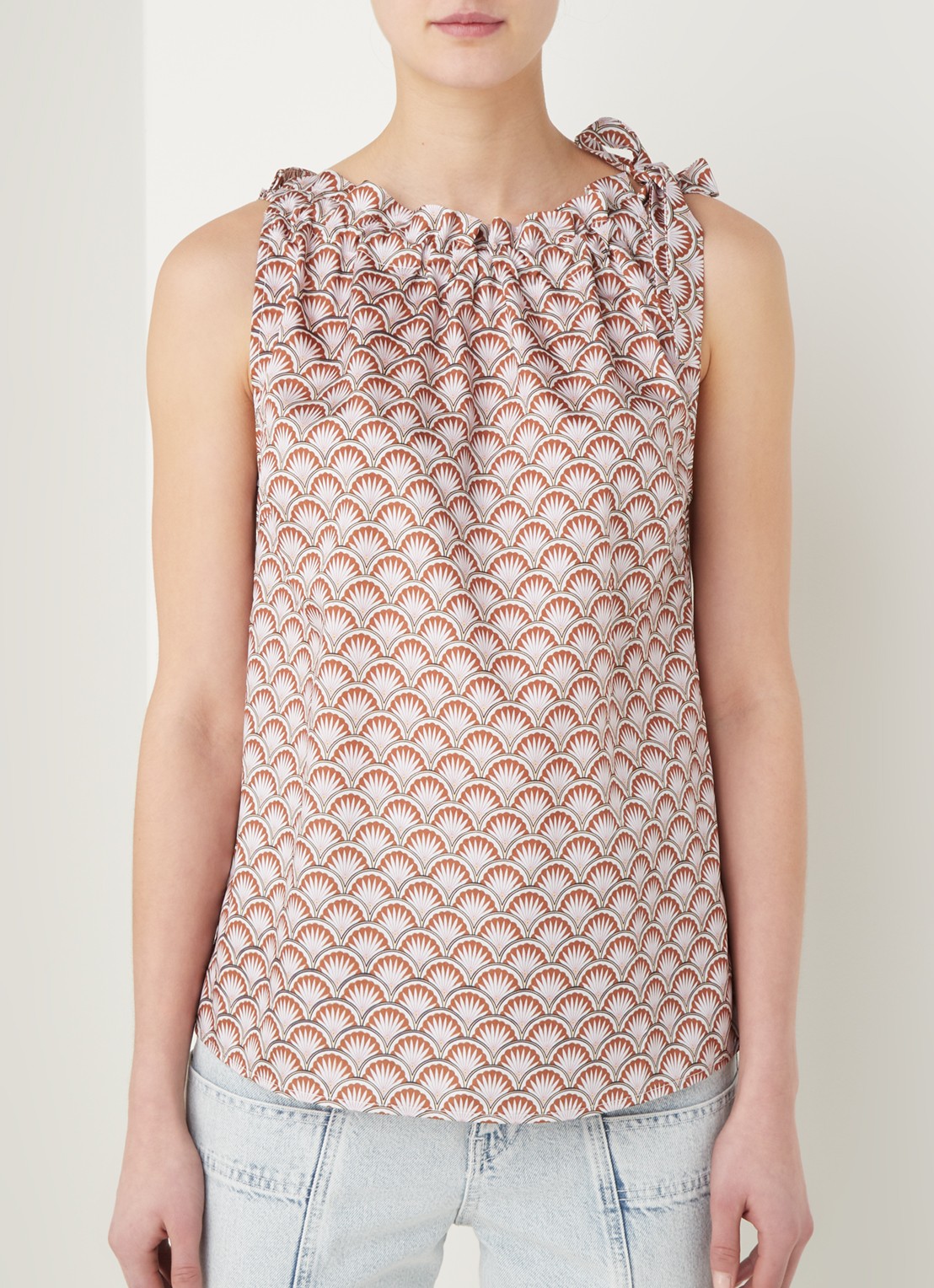 Co'Couture Saki mouwloze top met print - detail 4 roestbruin
