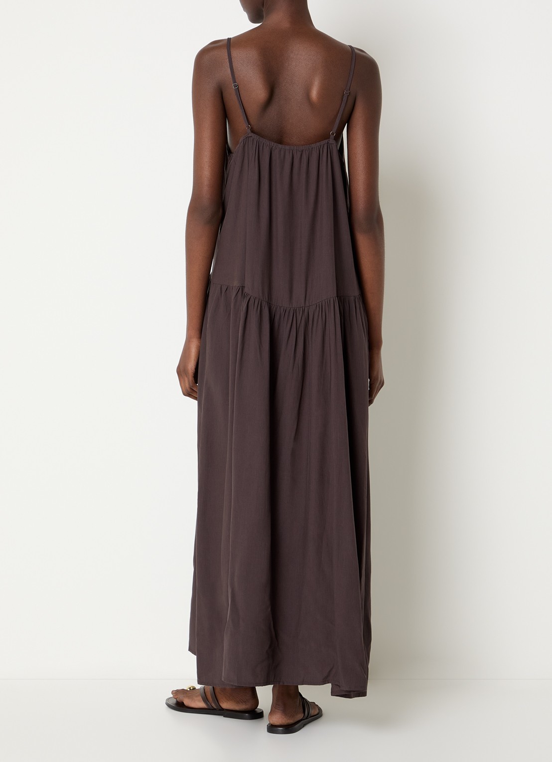 Co'Couture Sunrise maxi jurk met V-hals - achterkant 3 donkerbruin