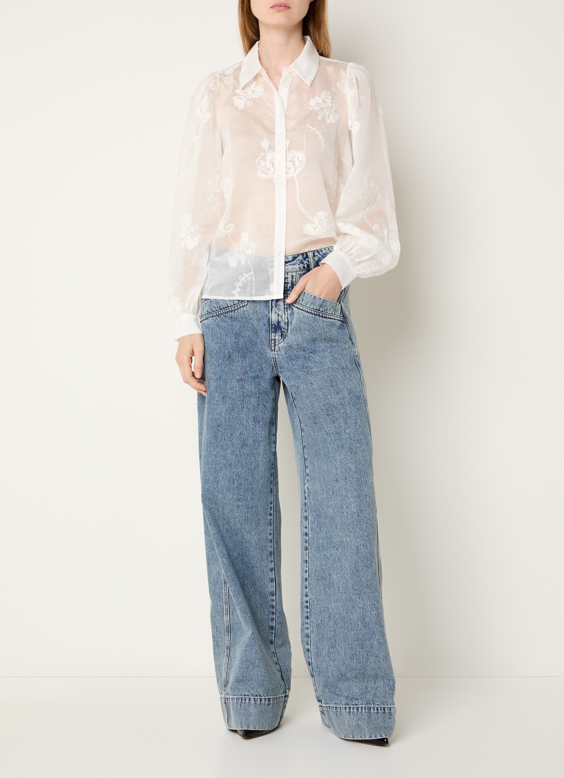 Co'Couture Vivian semi-transparante blouse met borduring - voorkant 2 gebroken wit