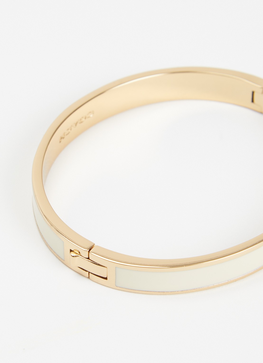 Coach Bangle - detail 3 wit