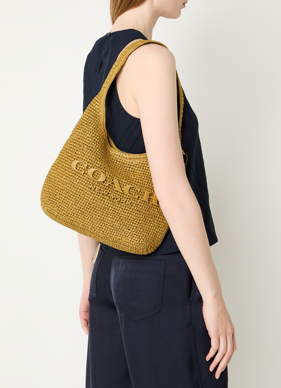 Coach Brooklyn 28 schoudertas van stro met logo  - voorkant 5 olijfgroen
