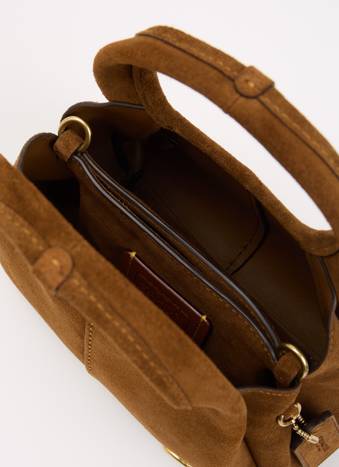Coach Lana 19 handtas van suède met afneembare schouderriem - detail bruin