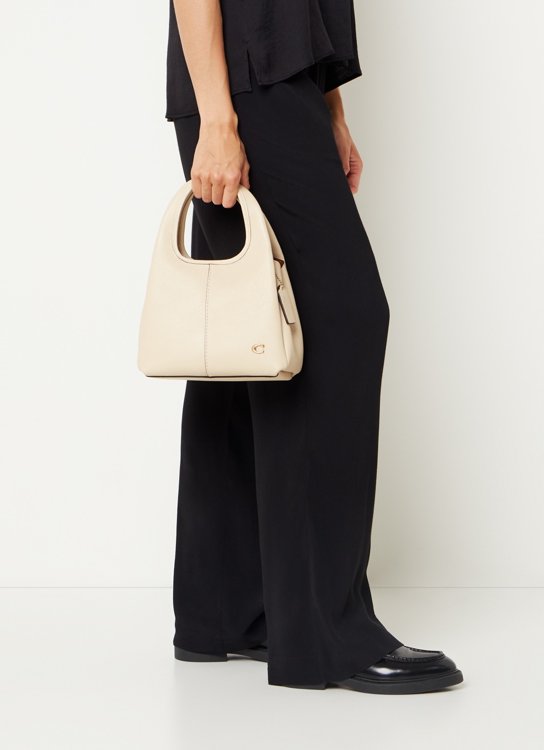 Coach Lana handtas van leer met logo - voorkant 2 creme