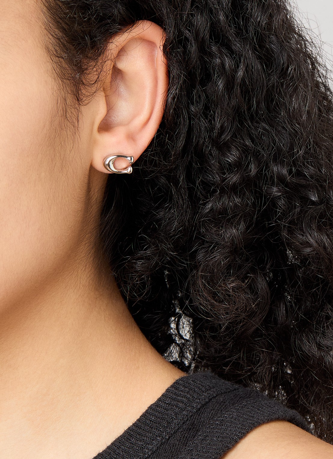 Coach Oorstekers met logo - voorkant 2 zilver