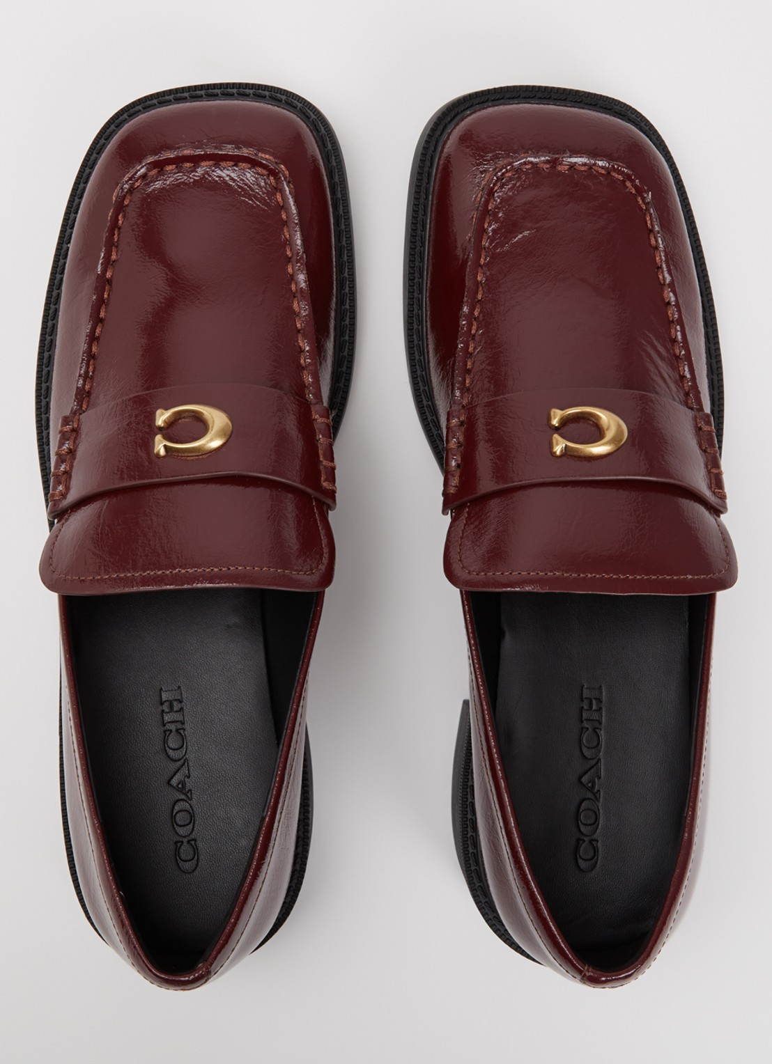 Coach Penny loafer van lakleer met structuur - detail 3 bordeauxrood