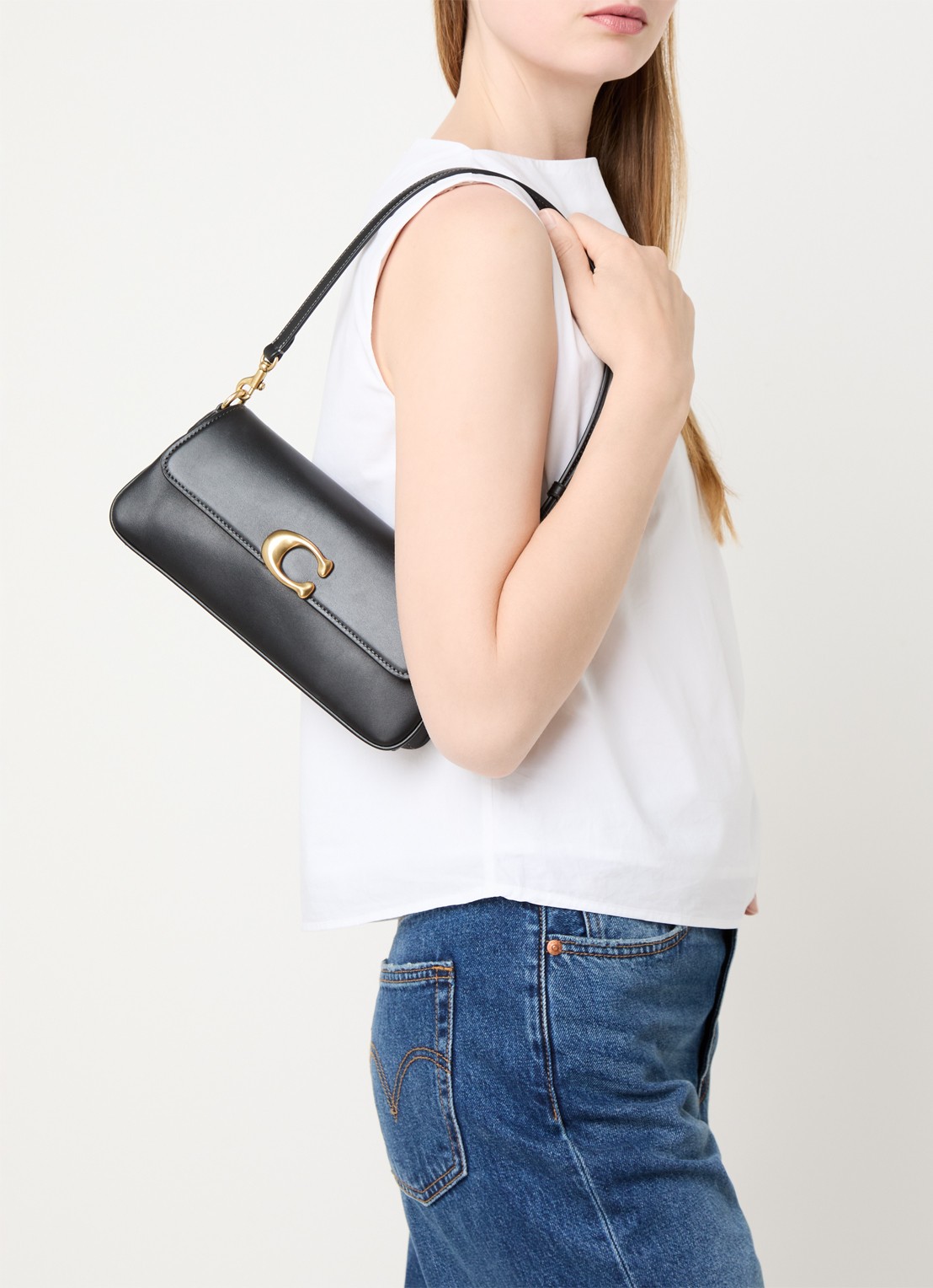 Coach Refined schoudertas van leer met afneembare schouderriem - voorkant 3 zwart