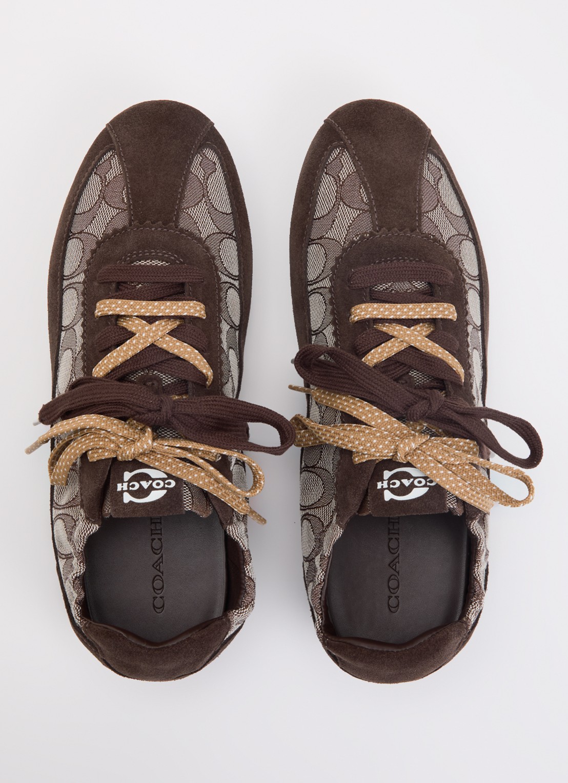 Coach Sneaker van suède met logoprint - detail 2 bruin