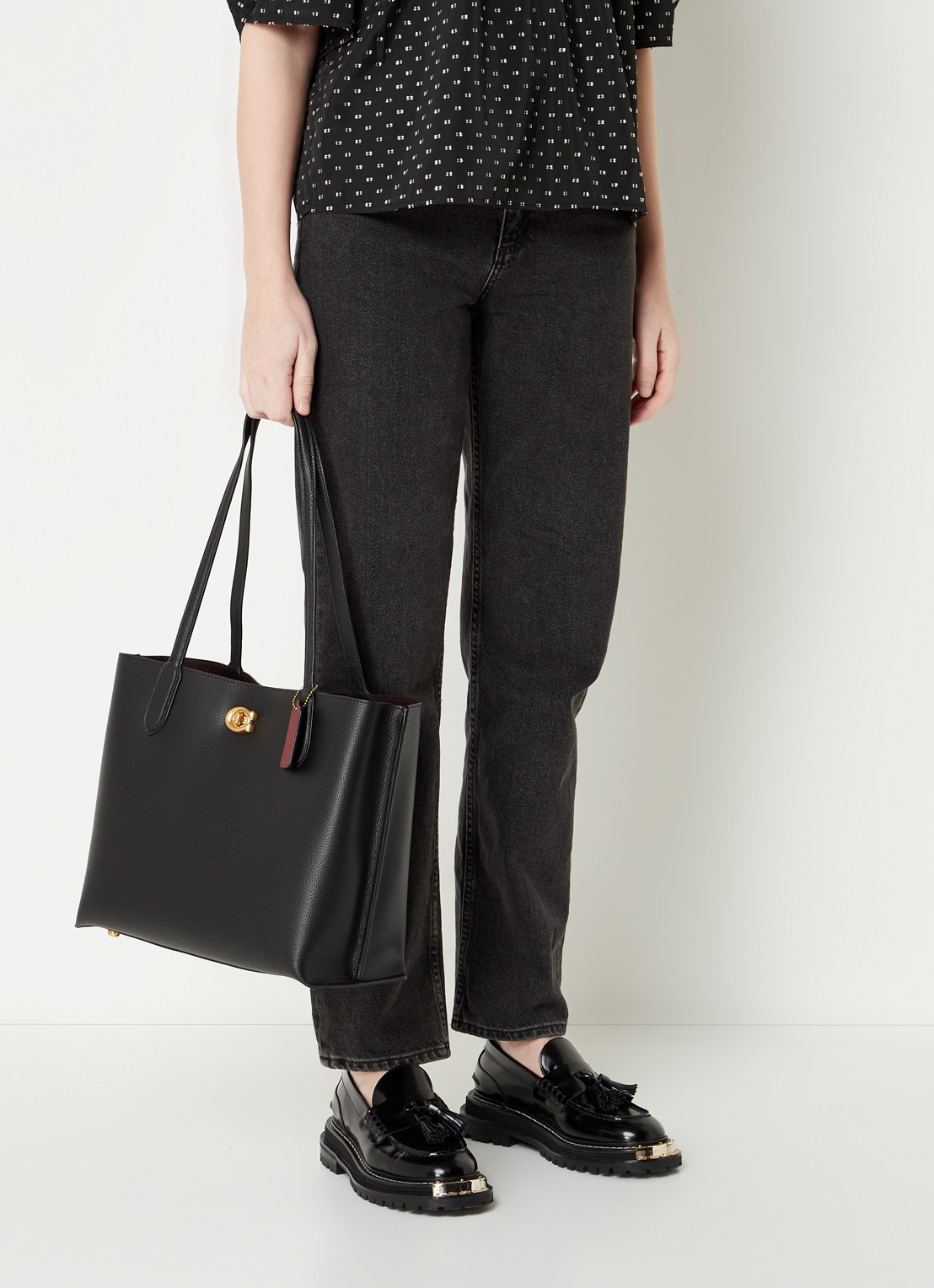 Coach Willow schoudertas van leer - voorkant 2 zwart
