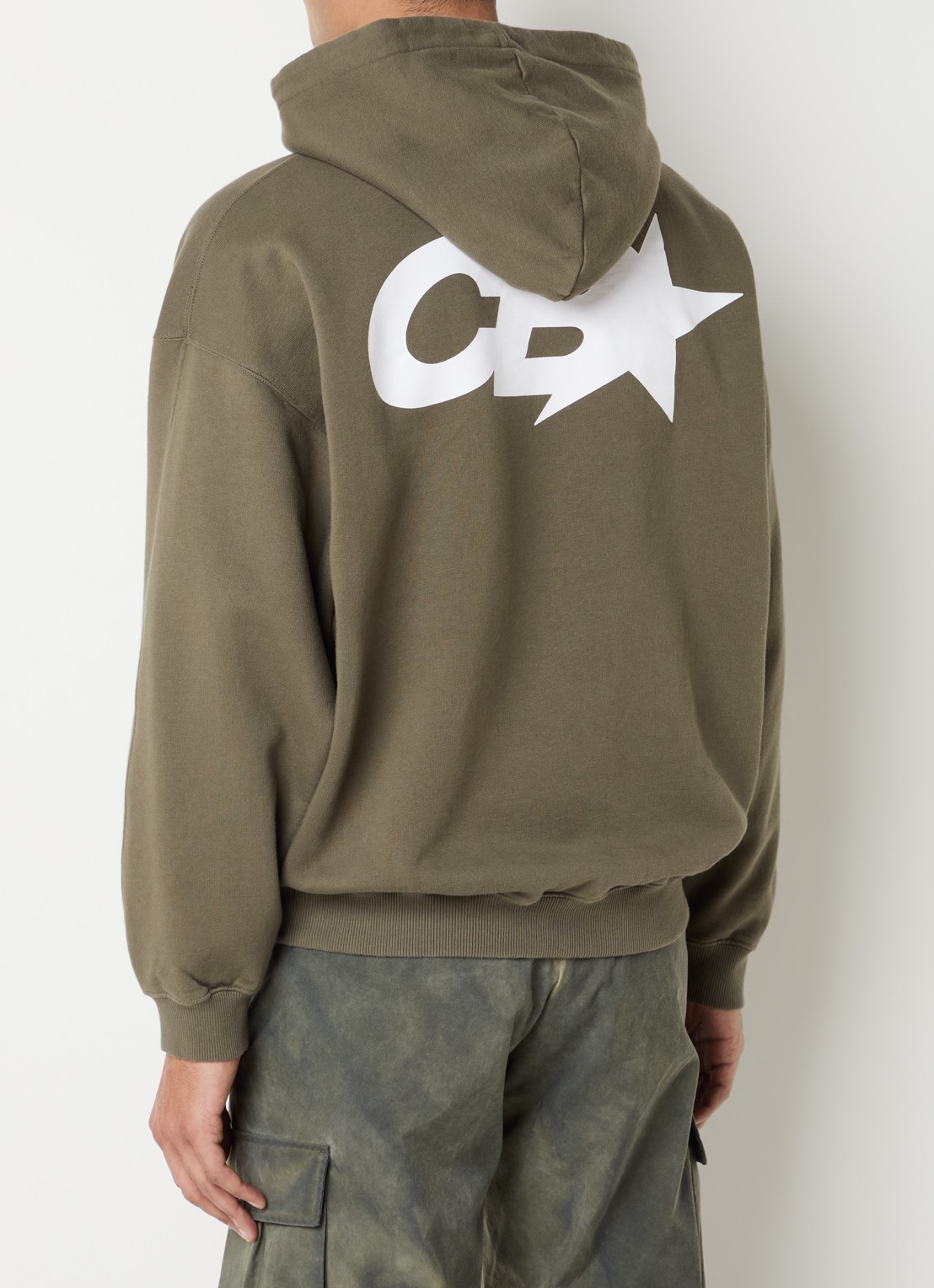 Cole Buxton Hoodie met logo- en backprint - detail 3 bronsgroen
