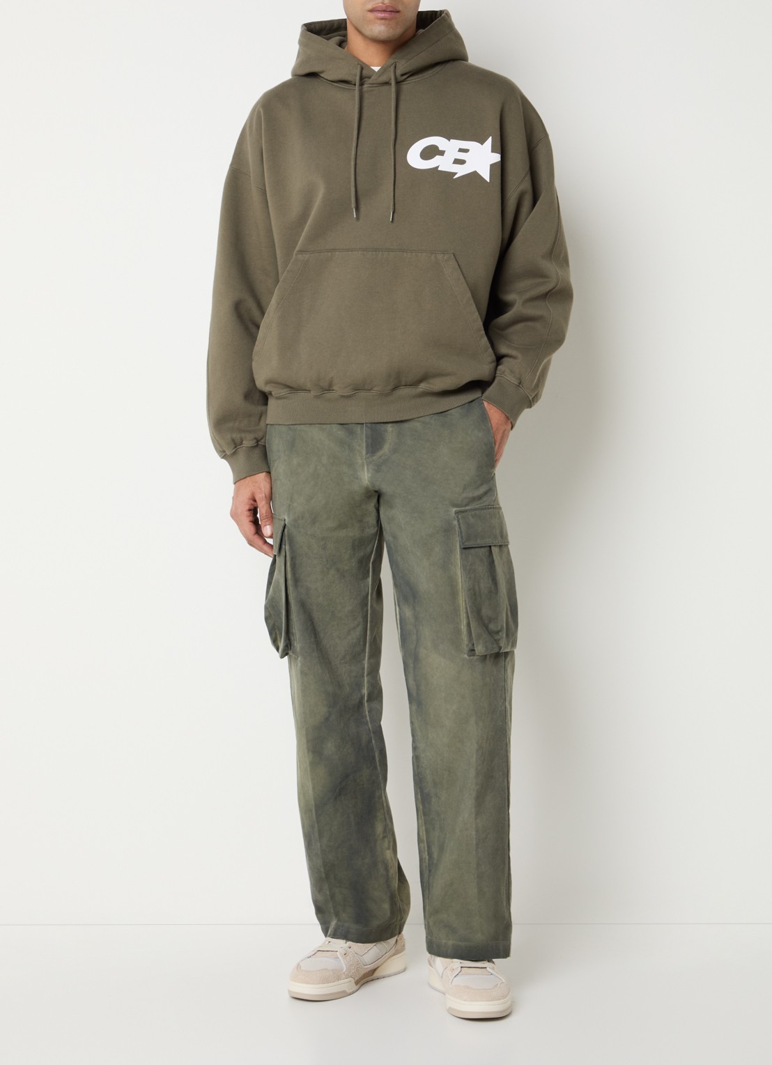 Cole Buxton Hoodie met logo- en backprint - voorkant 2 bronsgroen