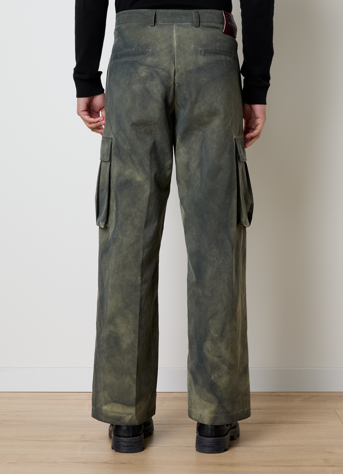 Cole Buxton Loose fit cargobroek met verwassen afwerking en klepzakken - achterkant legergroen