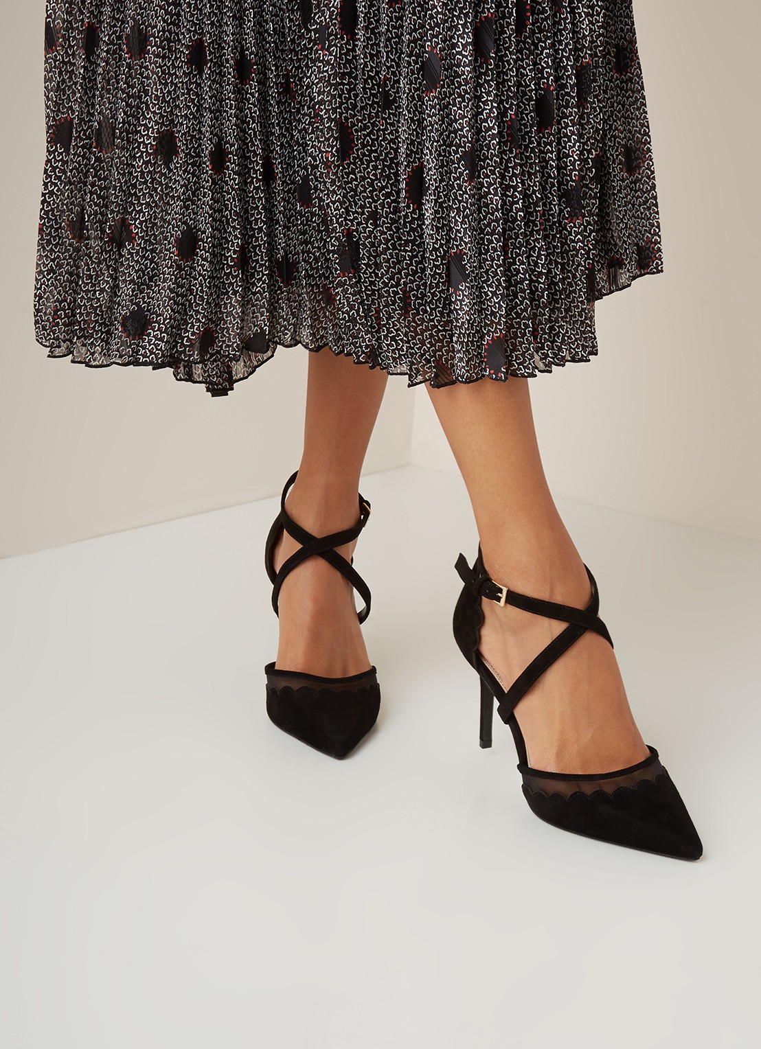 Conney pump van suède en mesh - voorkant 5 zwart