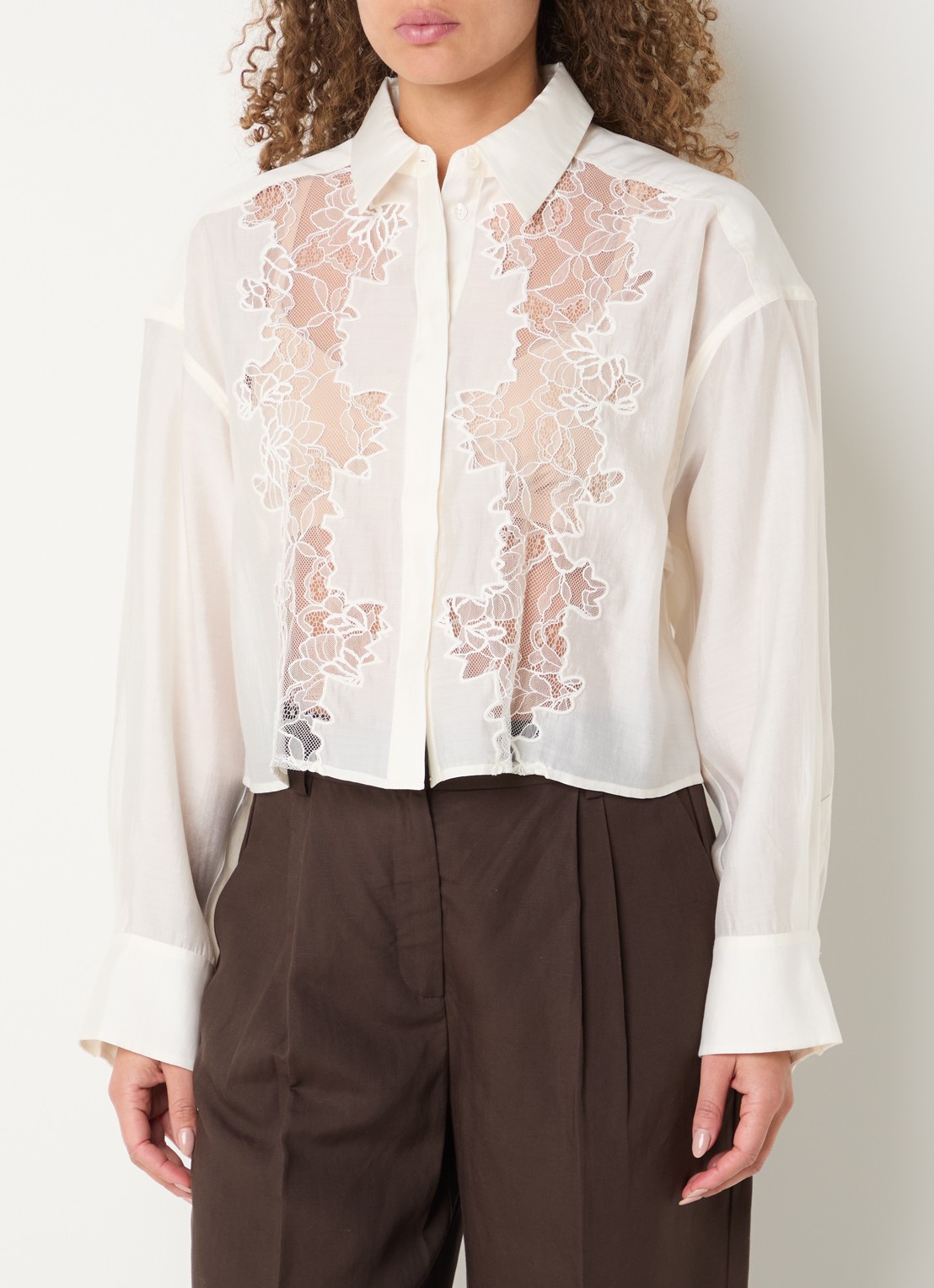 Copenhagen Muse Cropped blouse met details van kant - detail 2 gebroken wit