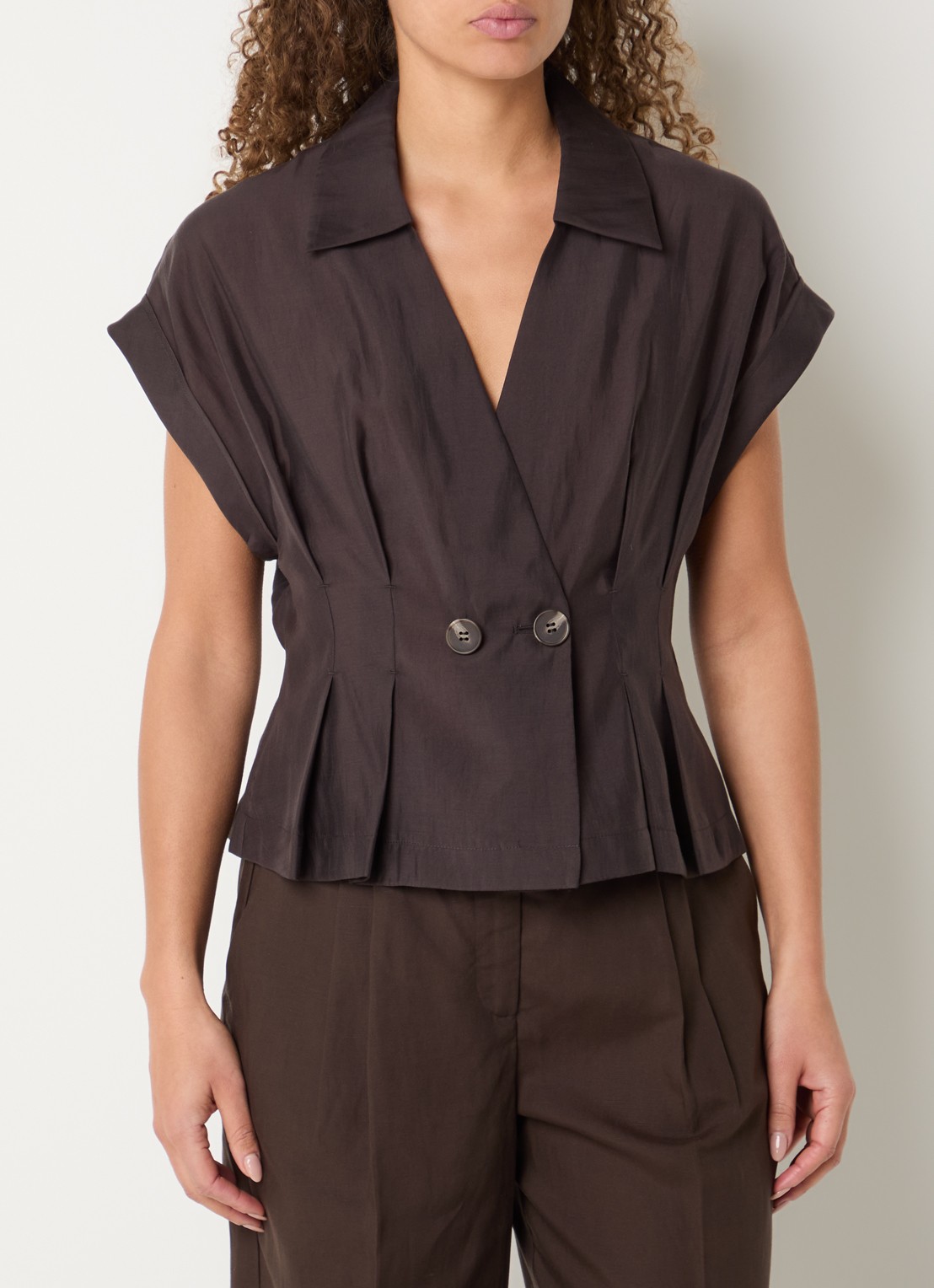 Copenhagen Muse Molly blouse met plooidetail - detail 4 donkerbruin