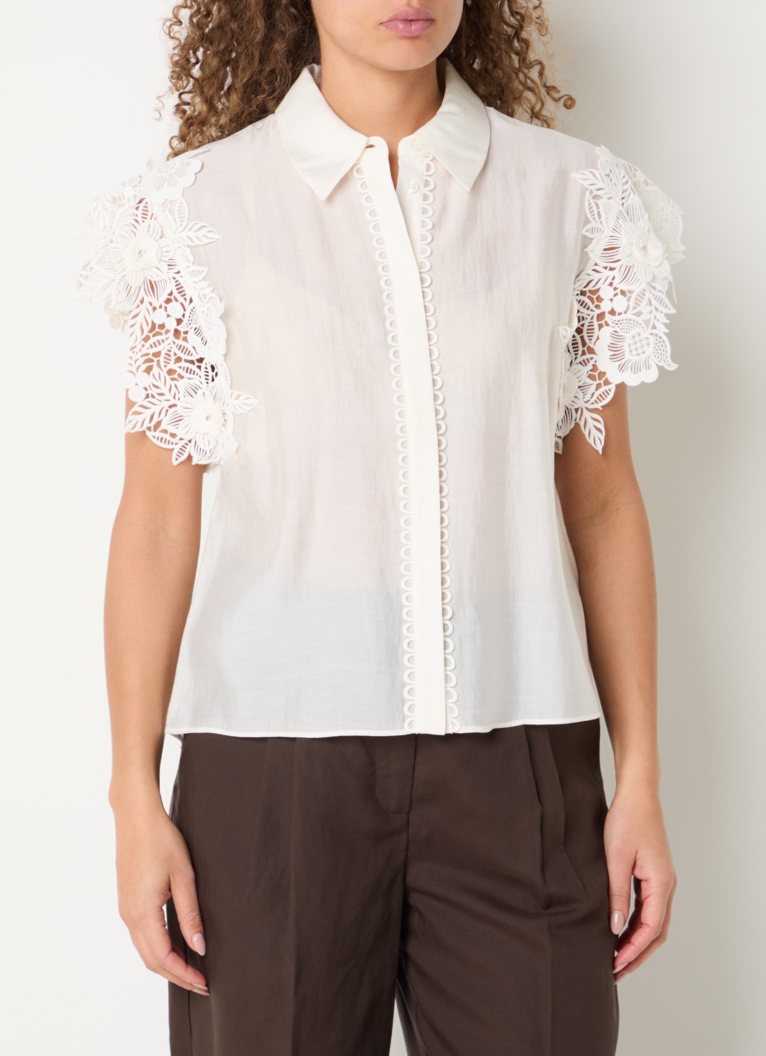 Copenhagen Muse Molly blouse met V-hals - detail 3 gebroken wit