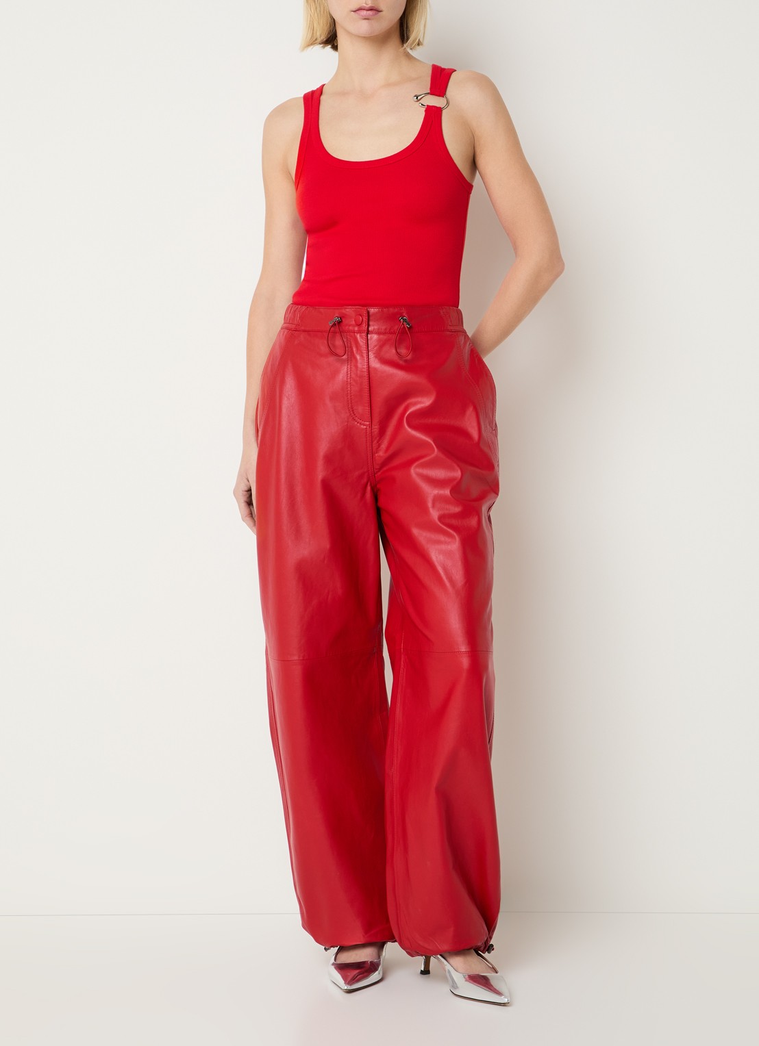 Copenhagen Muse Siv tanktop met ribstructuur en ringdetail - voorkant 3 rood