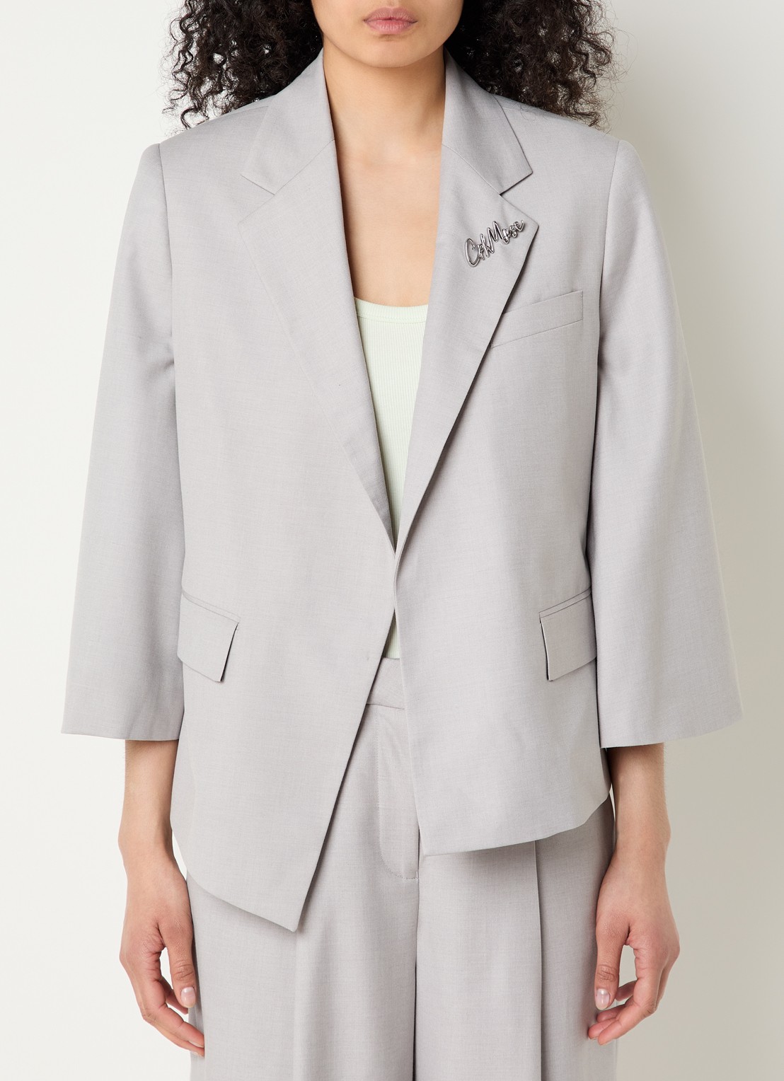 Copenhagen Muse Tenna blazer met schoudervulling en klepzakken - detail lichtgrijs