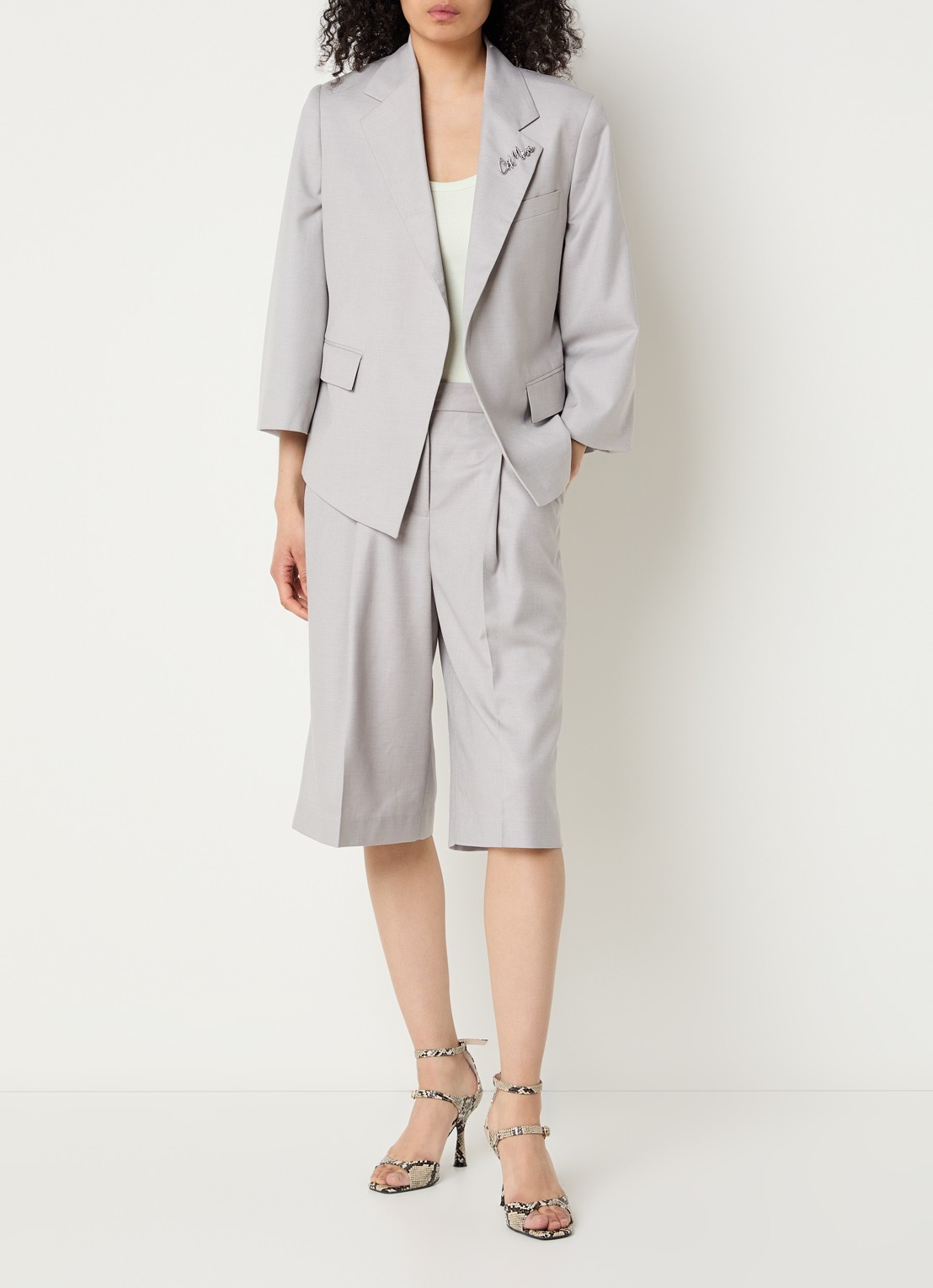 Copenhagen Muse Tenna high waist straight fit korte broek met steekzakken - voorkant 4 lichtgrijs