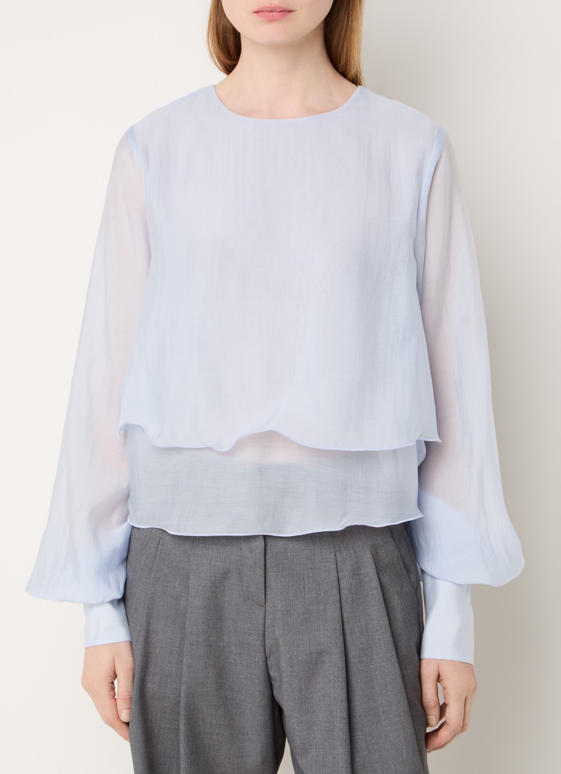 Copenhagen Muse Tilly semi-transparante tuniek  met volant - detail 4 lichtblauw