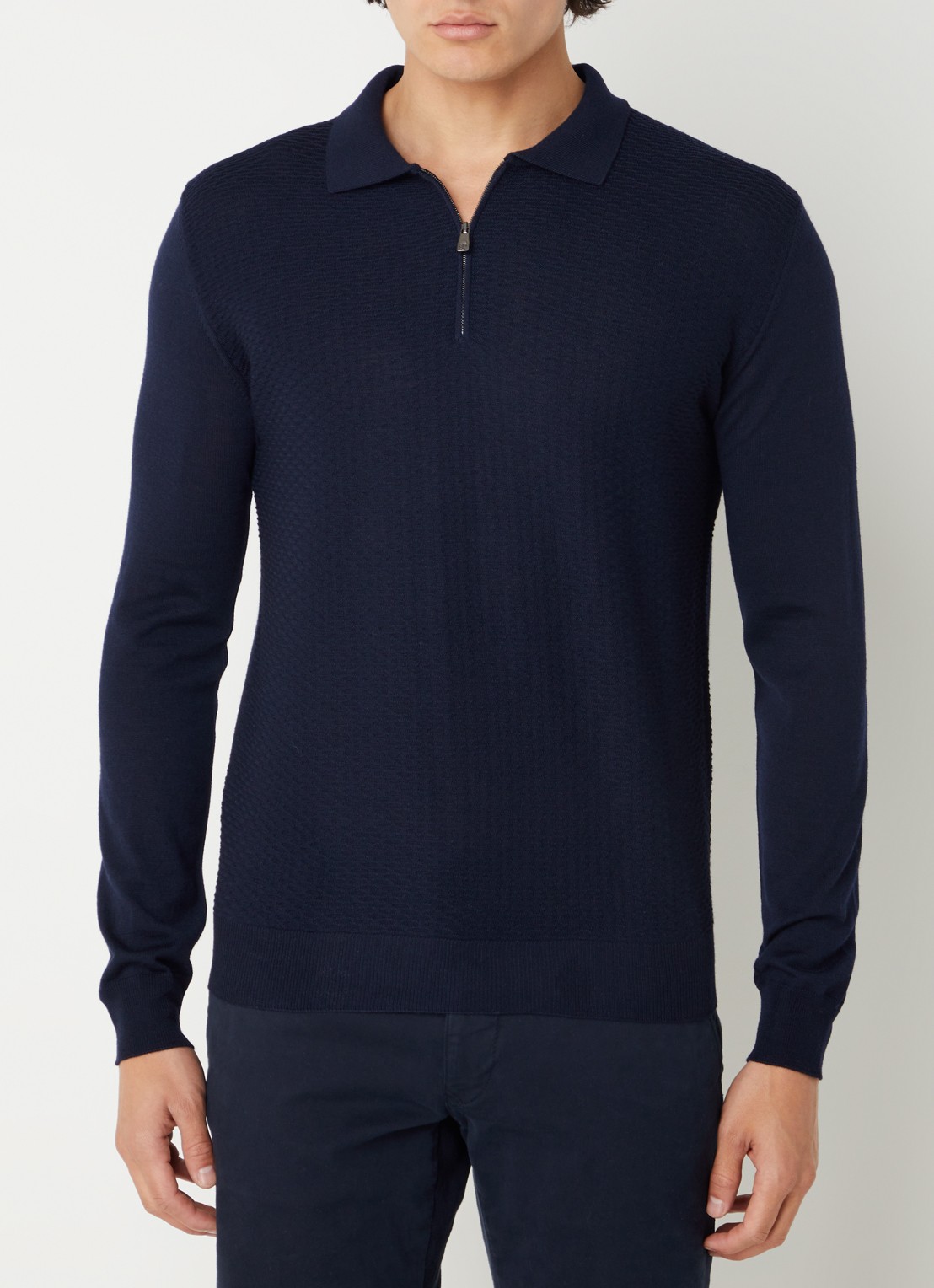 Corneliani Fijngebreide slim fit polo van scheerwol met halve rits en structuur - detail donkerblauw