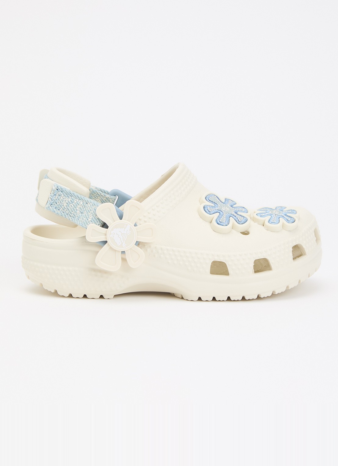 Crocs Classic Denim Clog instapper met applicatie  - voorkant wit
