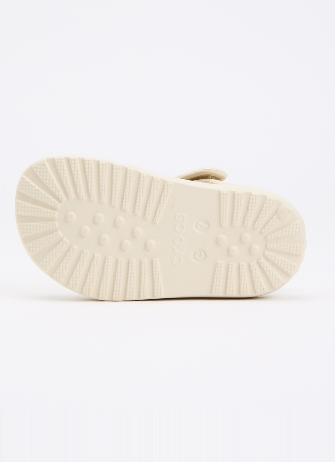 Crocs Classic Fisherman sandaal - detail 3 beige