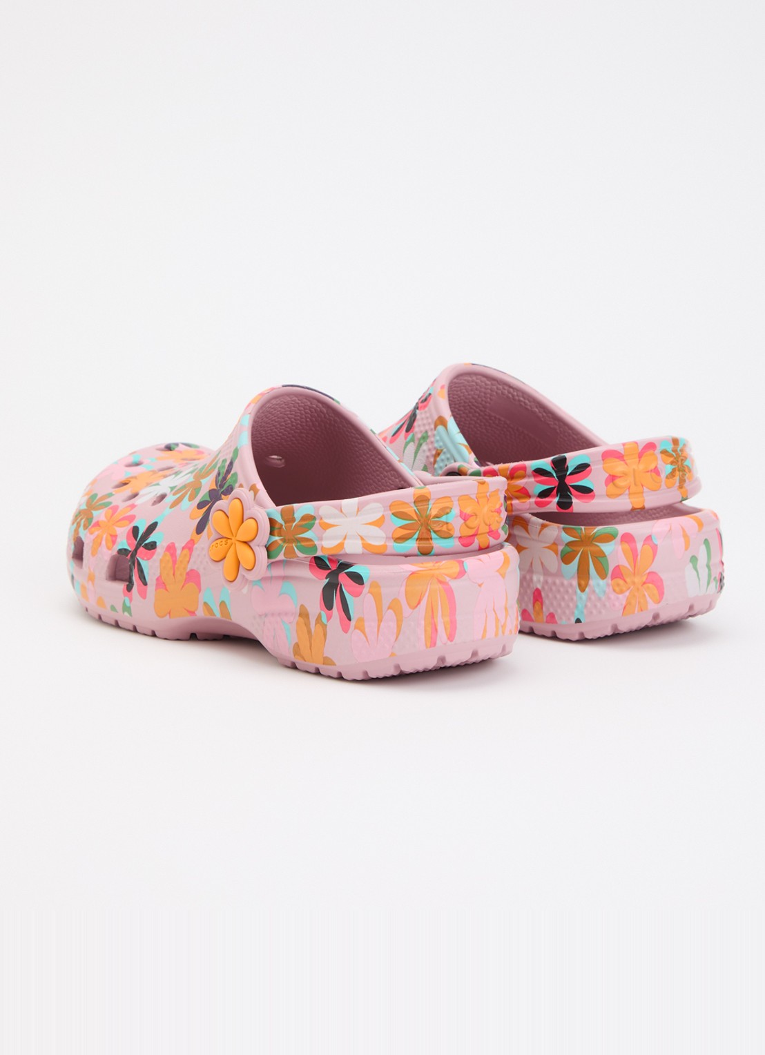 Crocs Classic Graphic Clog instapper met bloemenprint - achterkant 3 paars