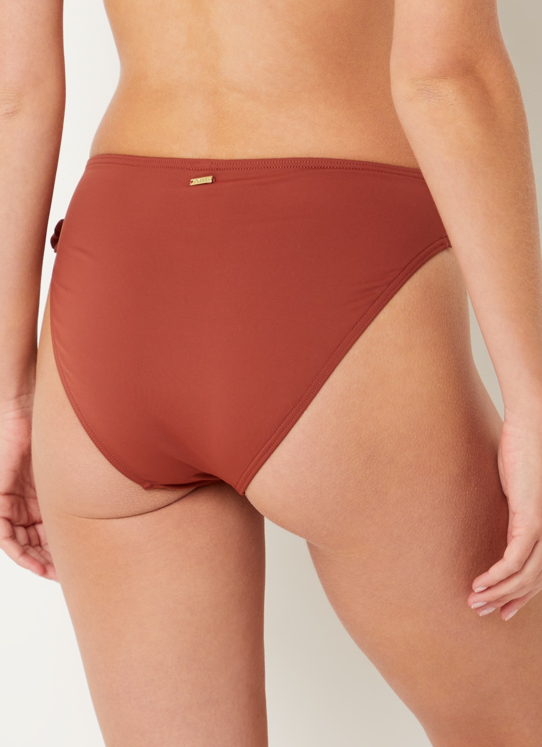 Cyell Henna Vibes bikinislip - achterkant 3 kastanjebruin