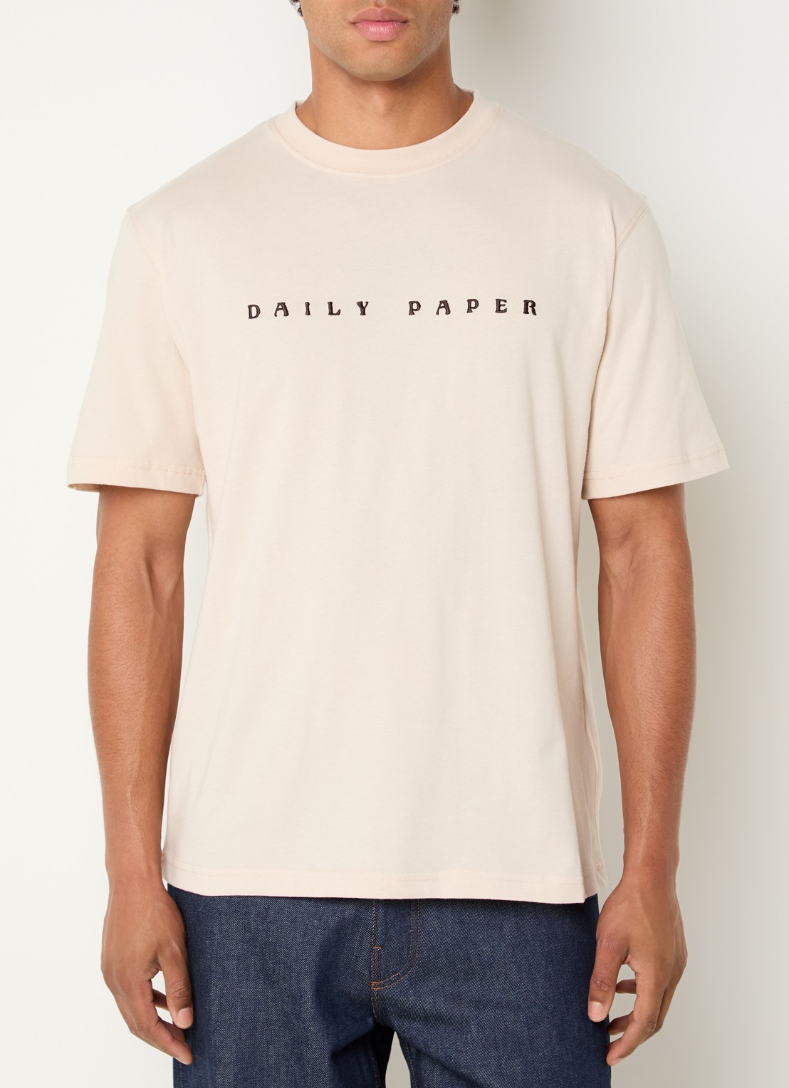 Daily Paper Alias Dias T-shirt met logoborduring - detail creme