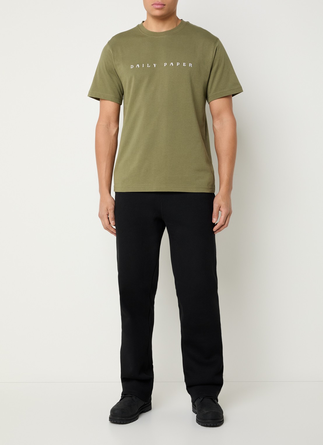 Daily Paper Alias T-shirt met logo- en backprint - voorkant 2 olijfgroen