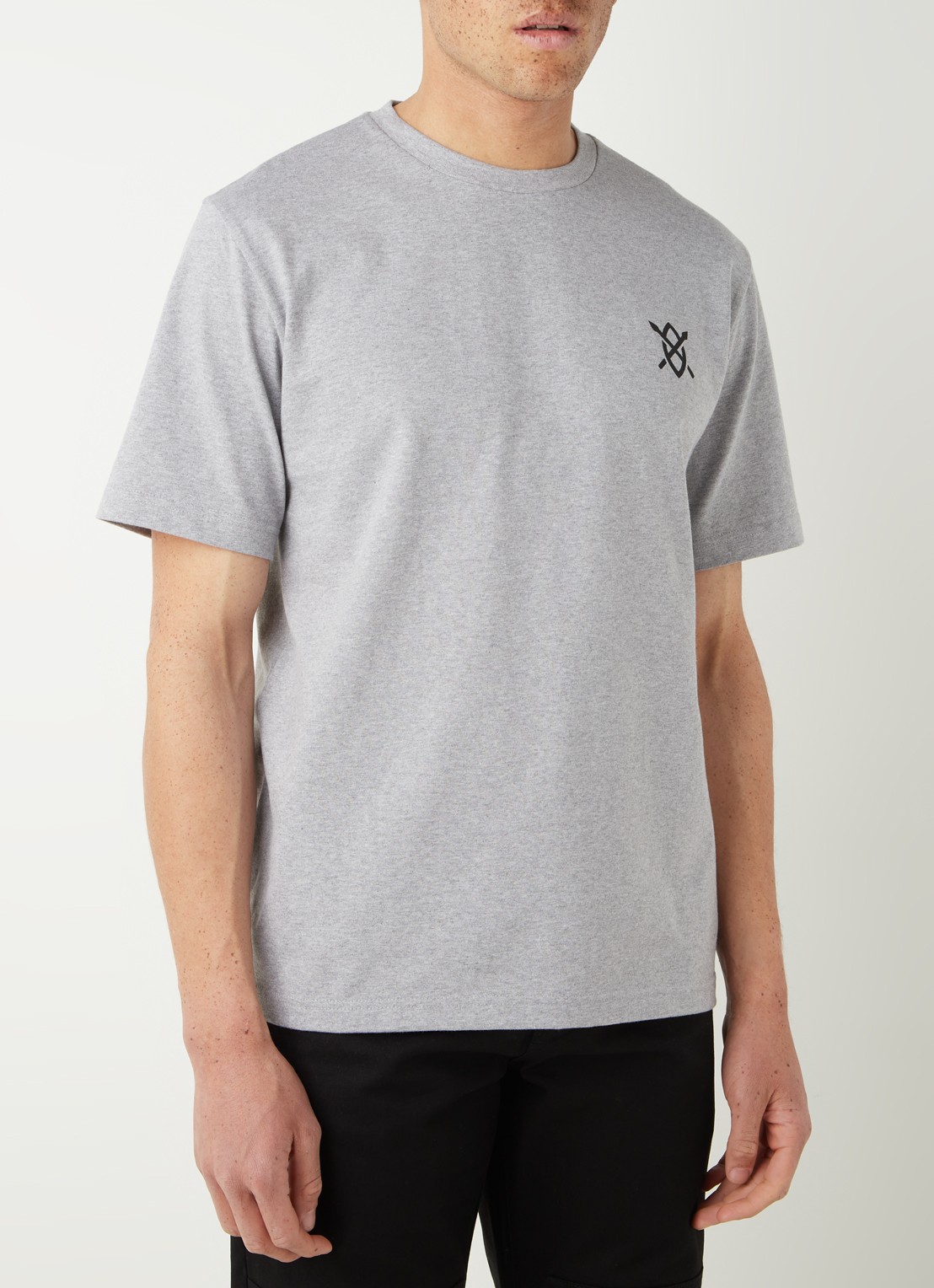 Daily Paper Amsterdam Flagship Store T-shirt met backprint - achterkant grijsmele