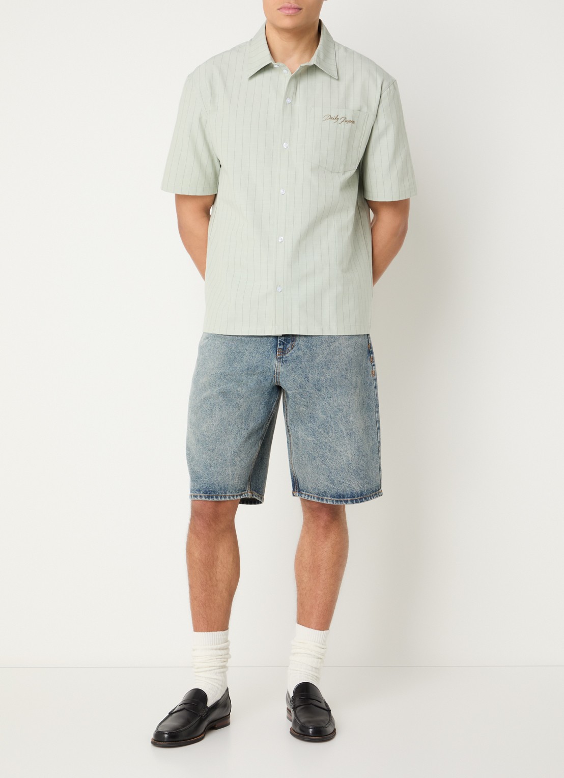 Daily Paper Compact Shield korte broek van denim met medium wassing - voorkant 3 indigo