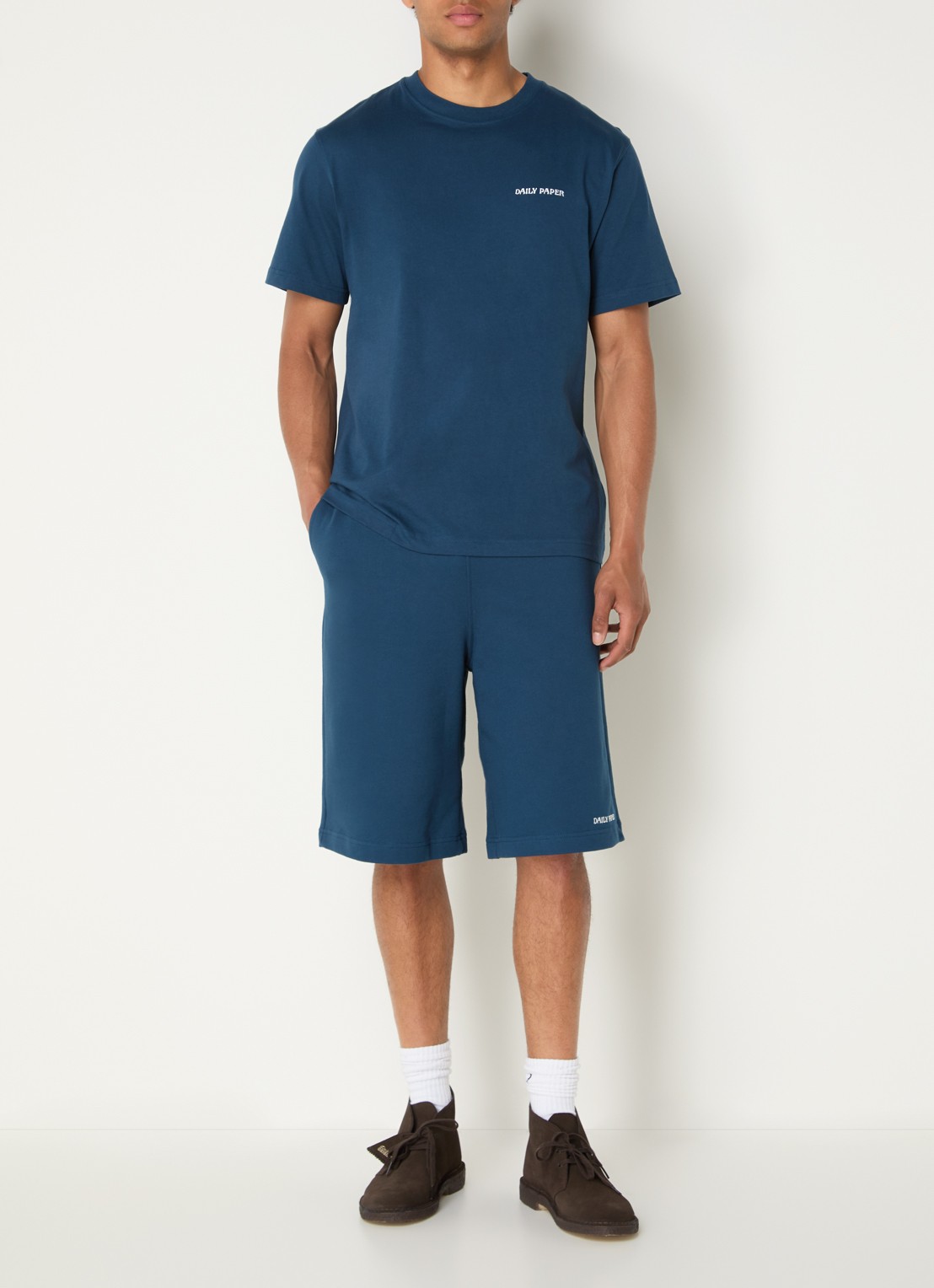 Daily Paper Dias loose fit korte broek met logo - voorkant 2 petrol