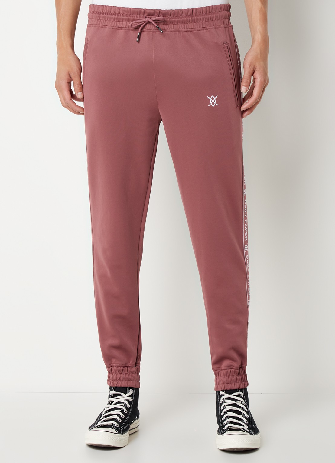 Daily Paper Etape tapered fit cropped trackpants met ritszakken en logoband - detail 3 roodbruin