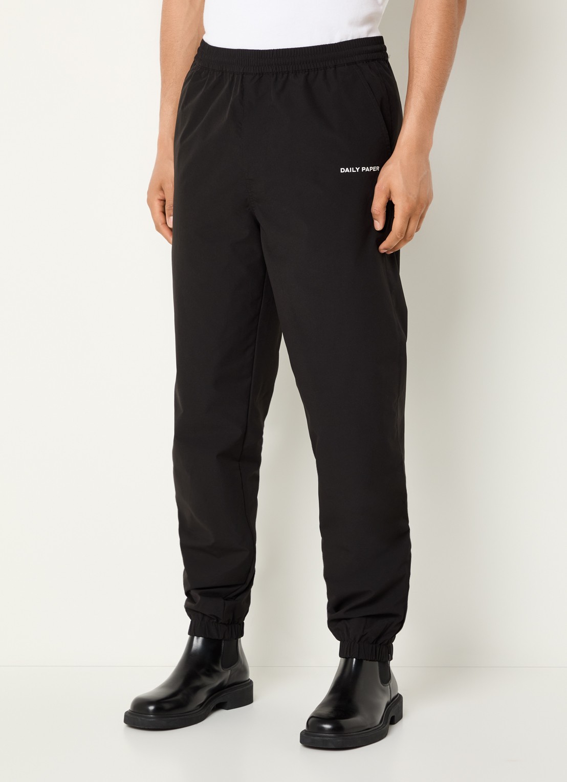 Daily Paper Eward tapered fit trackpants met logo en steekzakken - detail 3 zwart