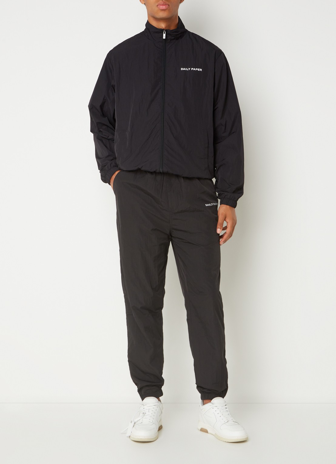 Daily Paper Eward tapered fit trackpants met steekzakken - voorkant 2 zwart