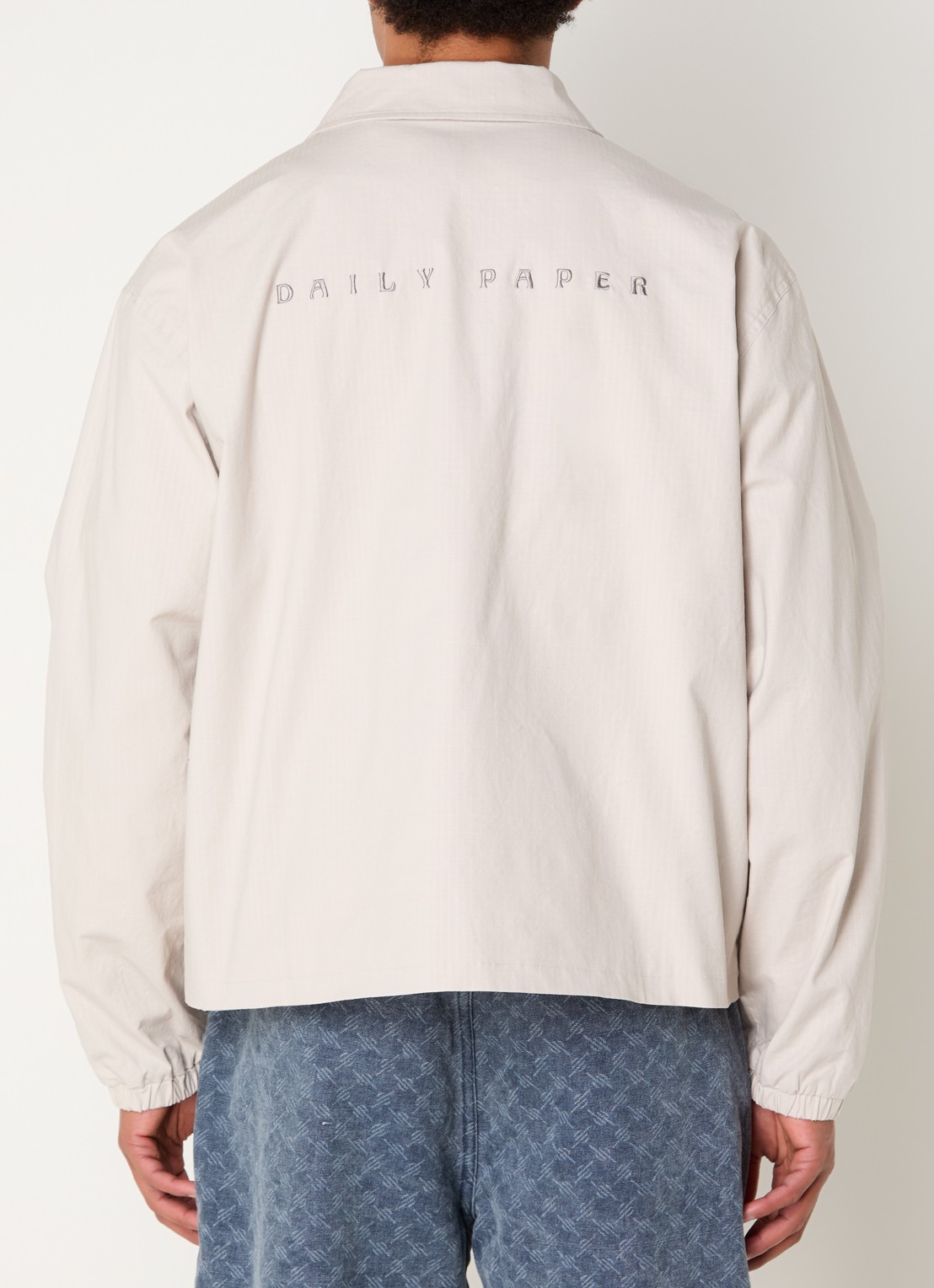 Daily Paper Jack met logoborduring - achterkant beige