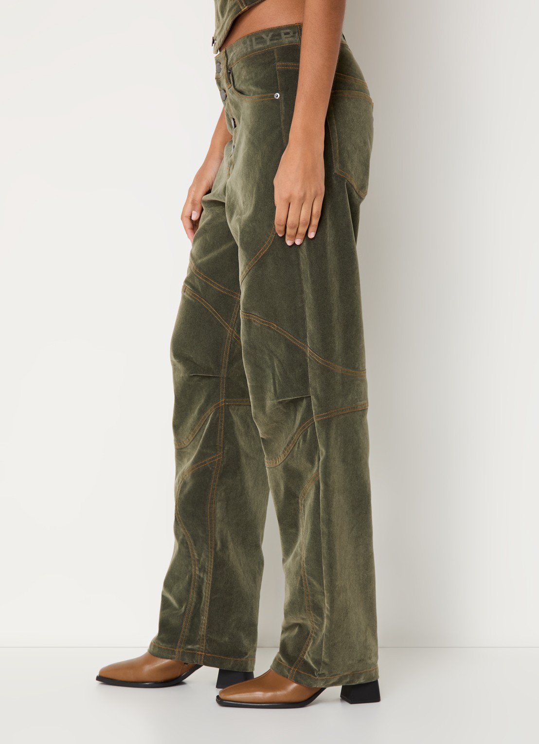 Daily Paper Low waist loose fit jeans van corduroy - detail 2 olijfgroen
