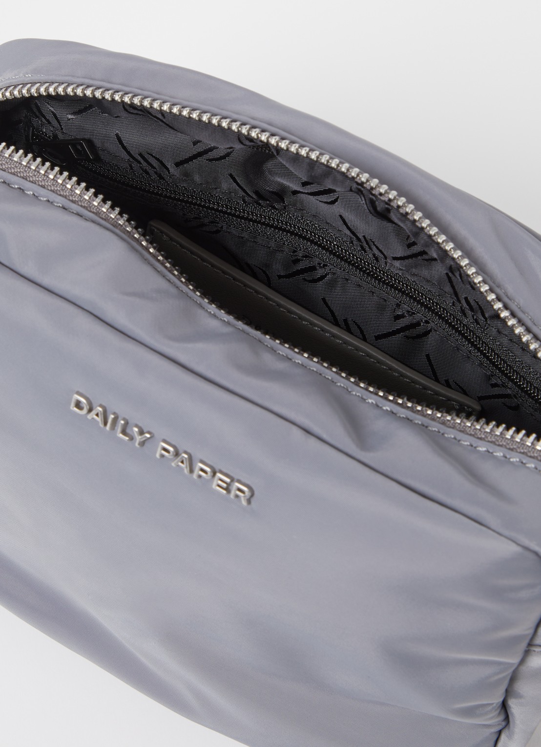 Daily Paper Mohi crossbodytas met verstelbare schouderriem  - detail grijs