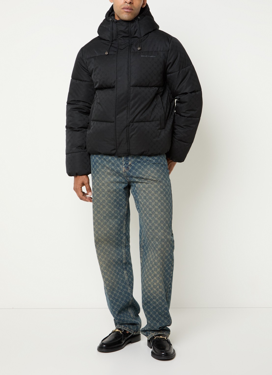 Daily Paper Puffer jack met capuchon - voorkant 2 zwart