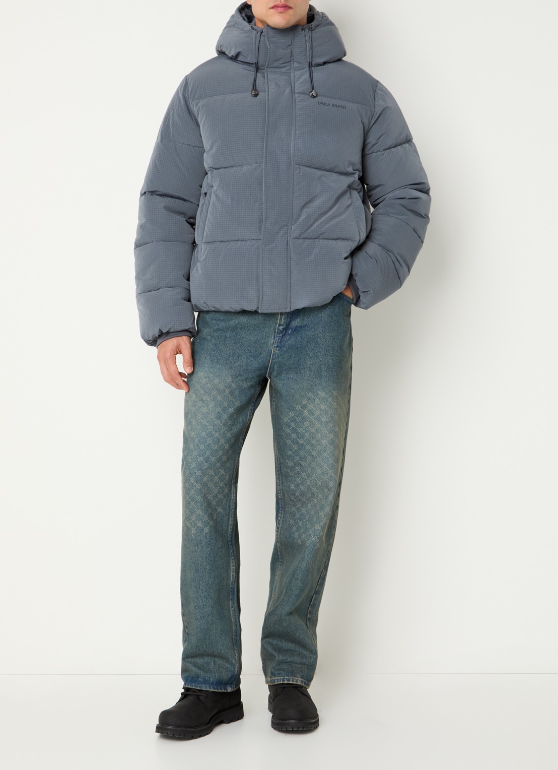 Daily Paper Ripstop puffer jack met logo - voorkant 3 donkergrijs