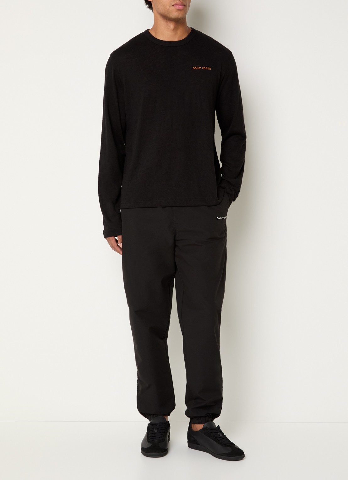 Daily Paper Slub longsleeve met logoborduring - voorkant 3 zwart