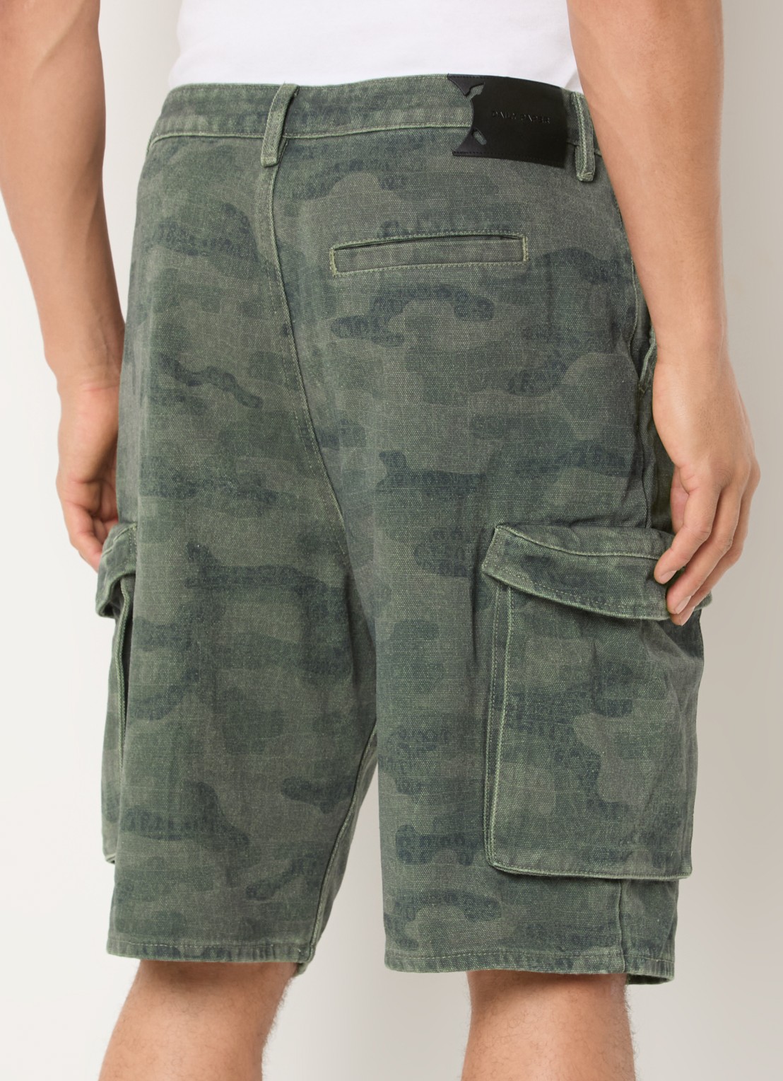 Daily Paper Straight fit korte cargobroek met camouflageprint - achterkant legergroen