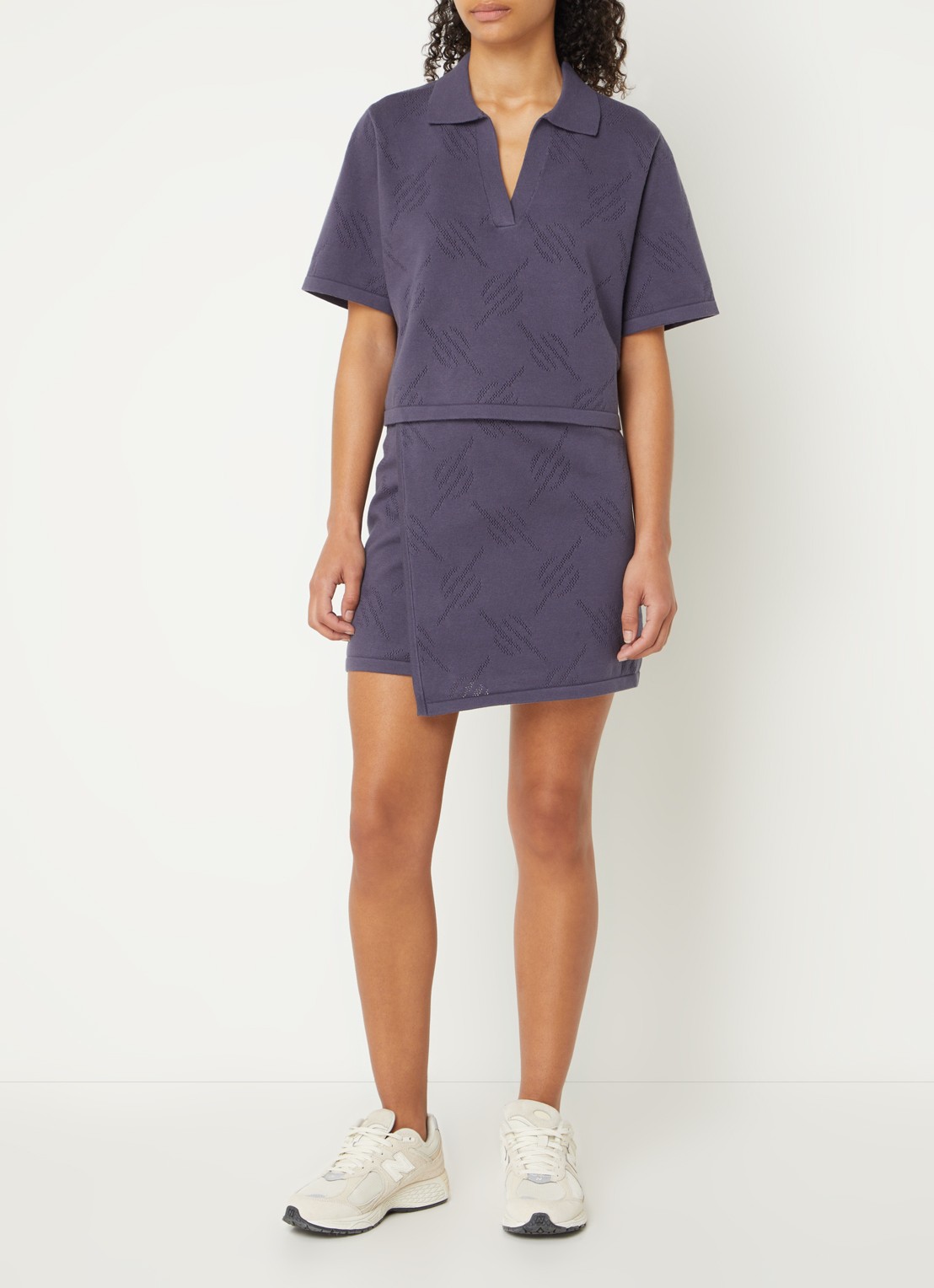 Daily Paper Top met logoprint en polokraag - voorkant 3 middengrijs